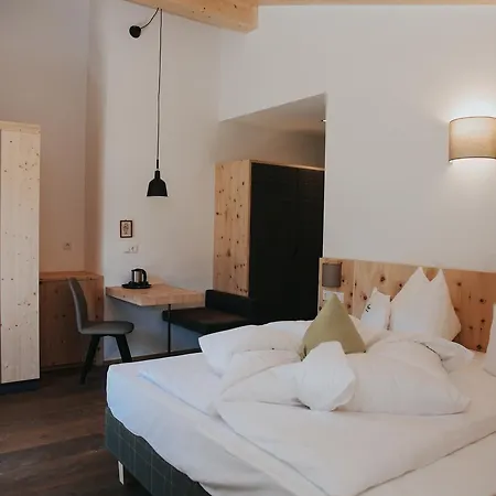 Boutique Oberwiesen Hotel Brunico